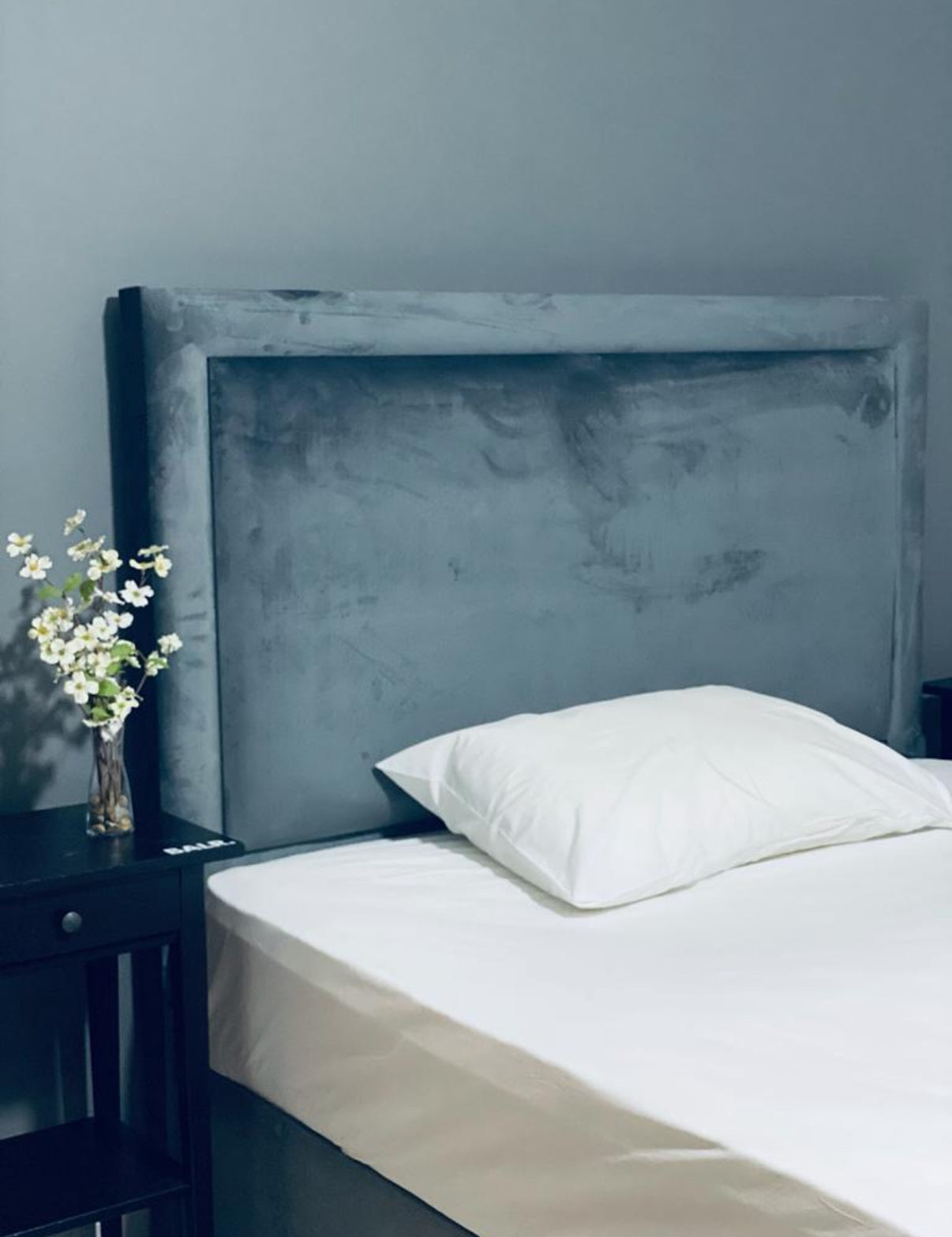 Lora Bed