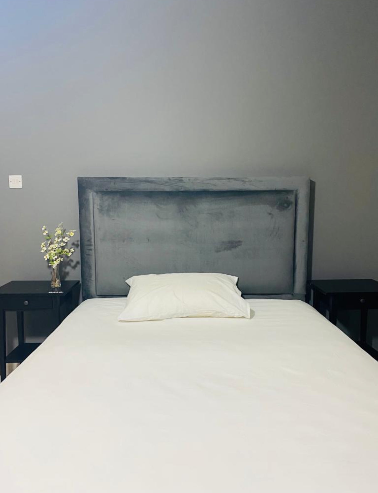 Lora Bed