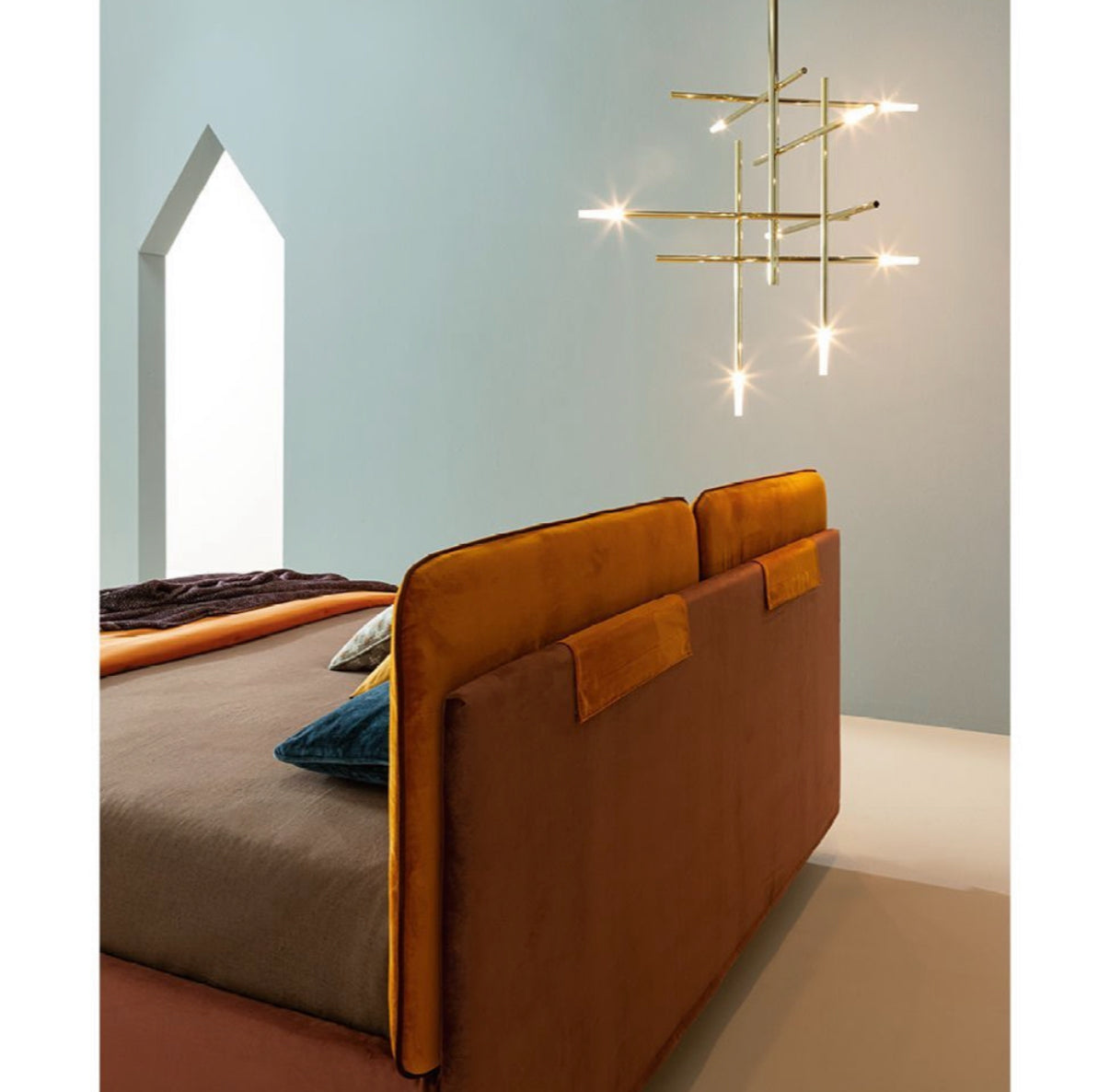 Levi bed